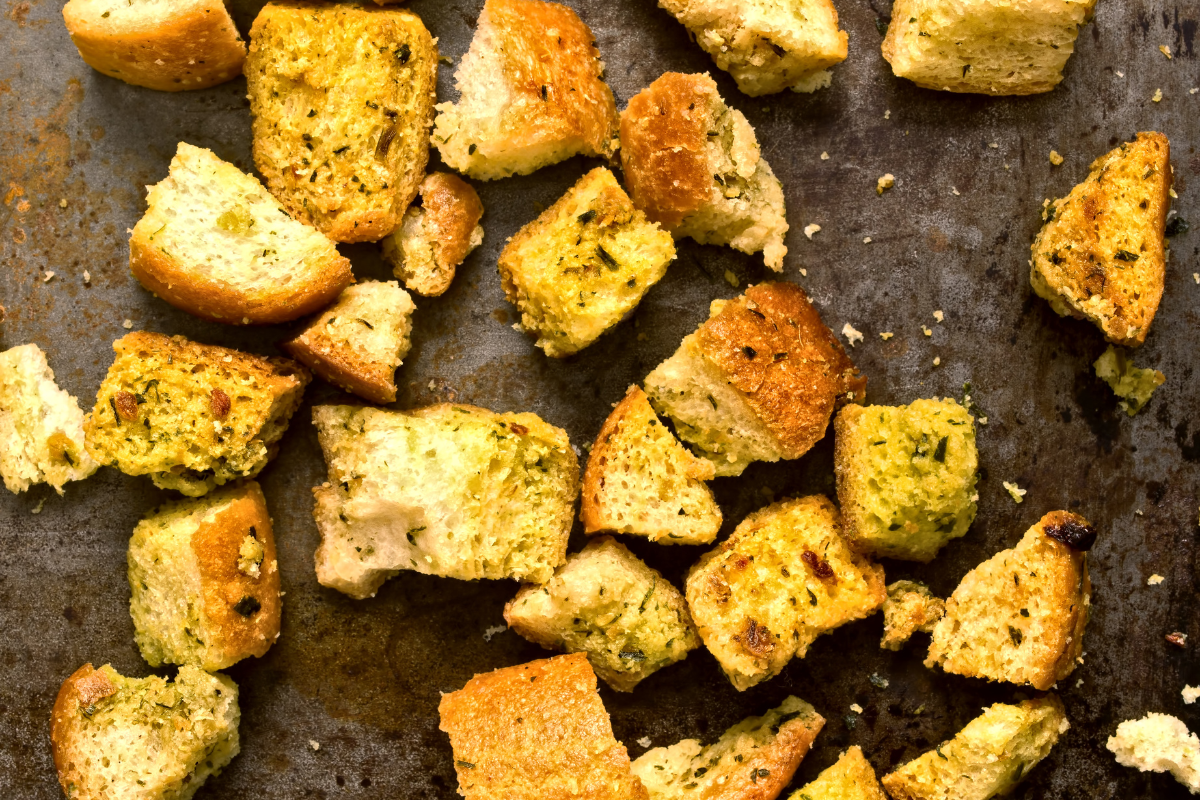 gluten-free-cornbread-croutons